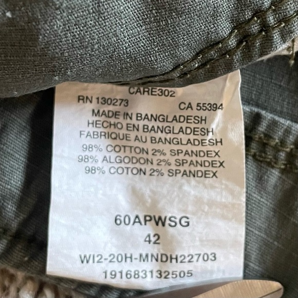 Wrangler Relaxed Fit Cargo Shorts Men’s 42 Green Utility Hiking Outdoor Tech - Picture 2 of 14